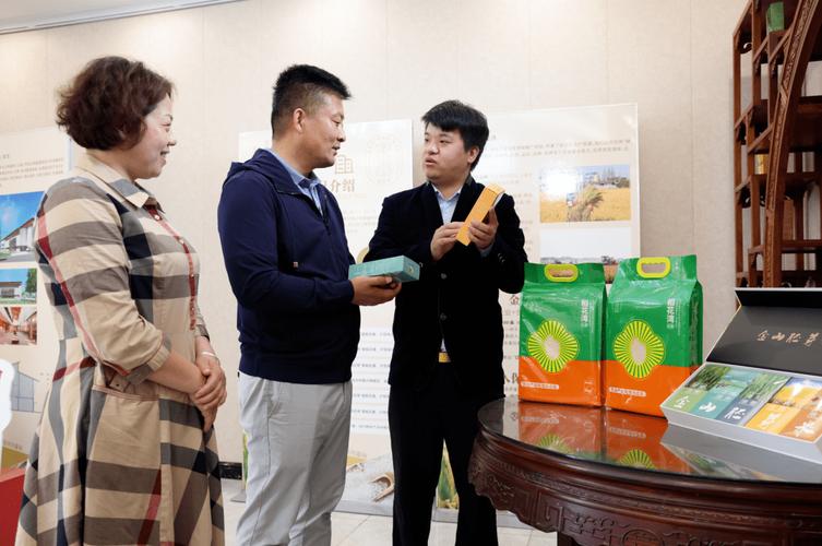 上海盛致农副产品,稻米加工智能工厂在建工地上正热火朝天